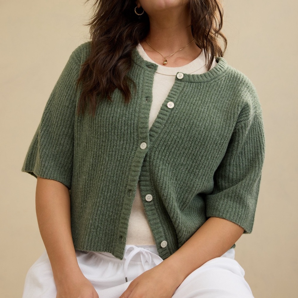 NWT American Eagle Aerie UnReal Short Sleeve Cardigan Sweater L Large Sold Out - Picture 1 of 6
